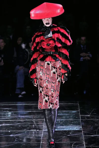 Look 32